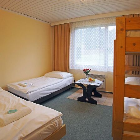 Pod Javorem Hotel Velké Karlovice Exterior foto